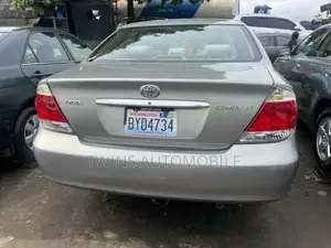 Toyota Camry 2005 Gray