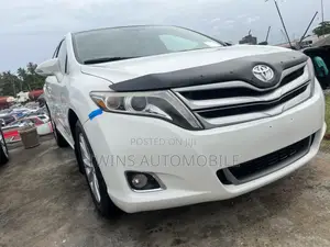 Photo - Toyota Venza 2014 White