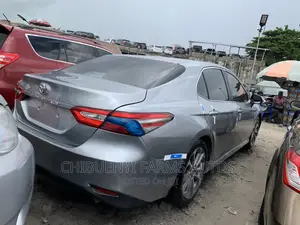 Toyota Camry LE FWD (2.5L 4cyl 8AM) 2018 Silver