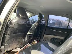Toyota Camry LE FWD (2.5L 4cyl 8AM) 2018 Silver
