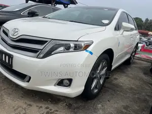 Photo - Toyota Venza 2014 White