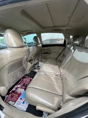 Toyota Venza V6 AWD 2010 White