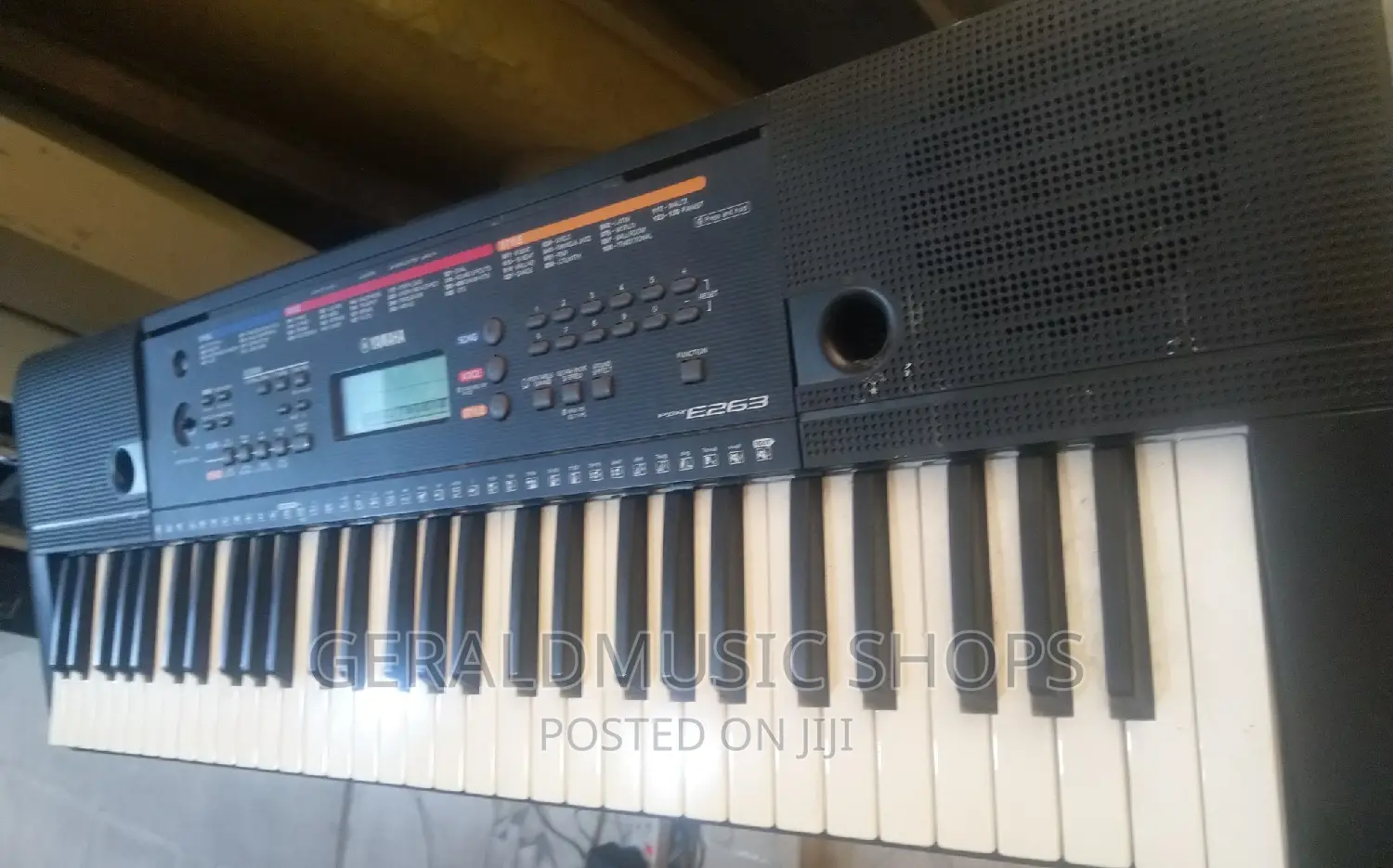UK Used Yamaha PSR-E263 Keyboard