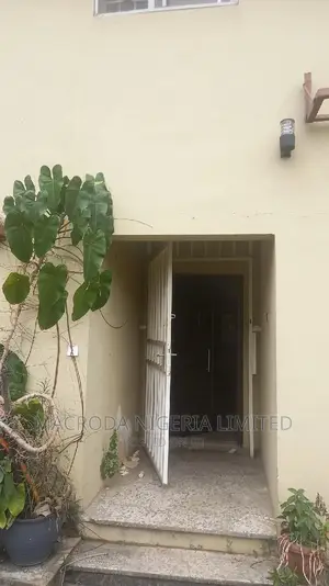 4bdrm Duplex in Adeniyi Jones for rent