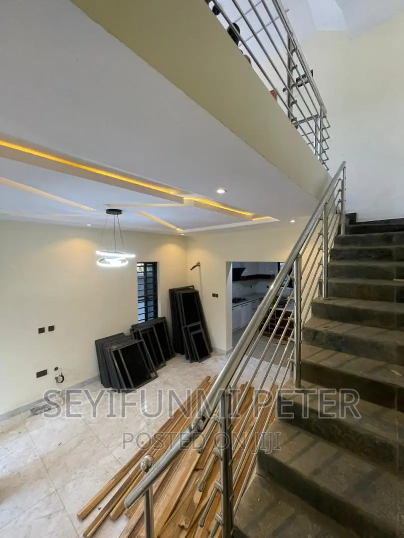 Furnished 3bdrm Duplex in Magodo Phase 2, for sale