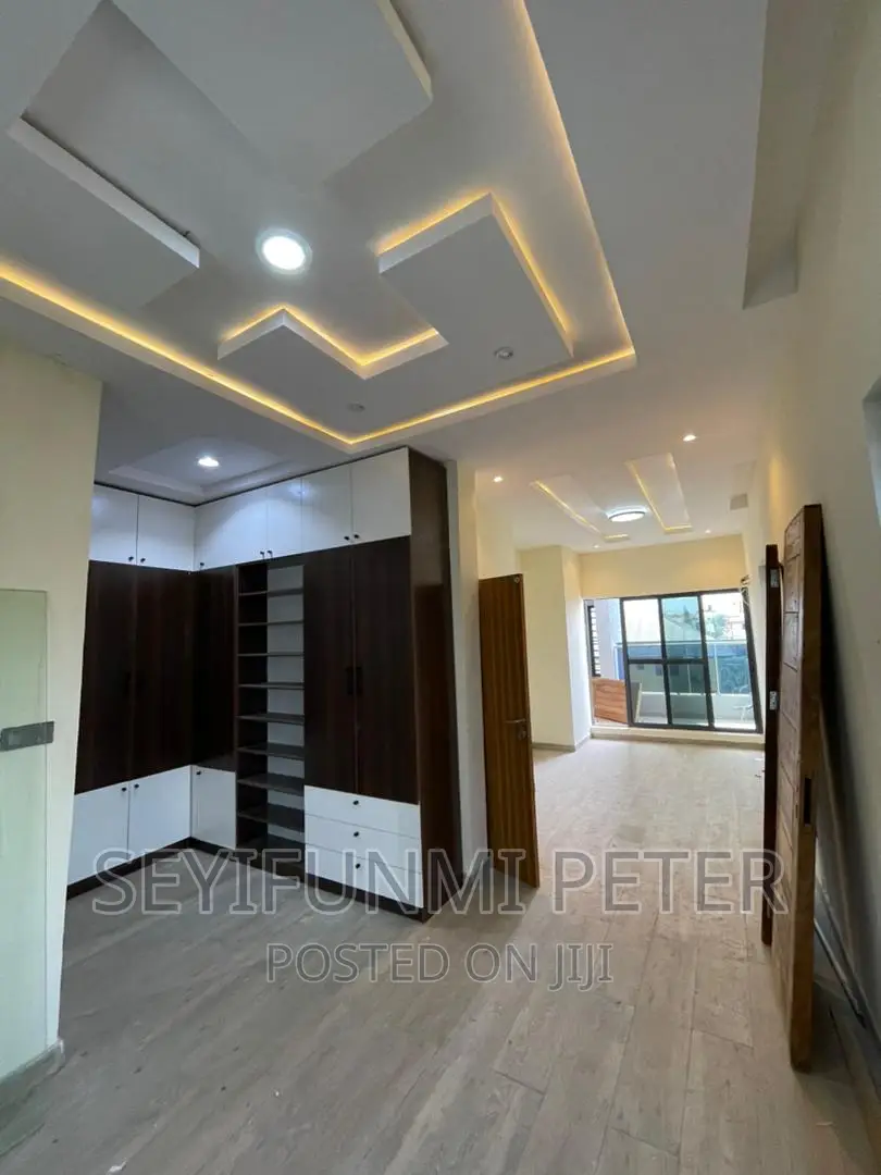 Furnished 3bdrm Duplex in Magodo Phase 2, for sale