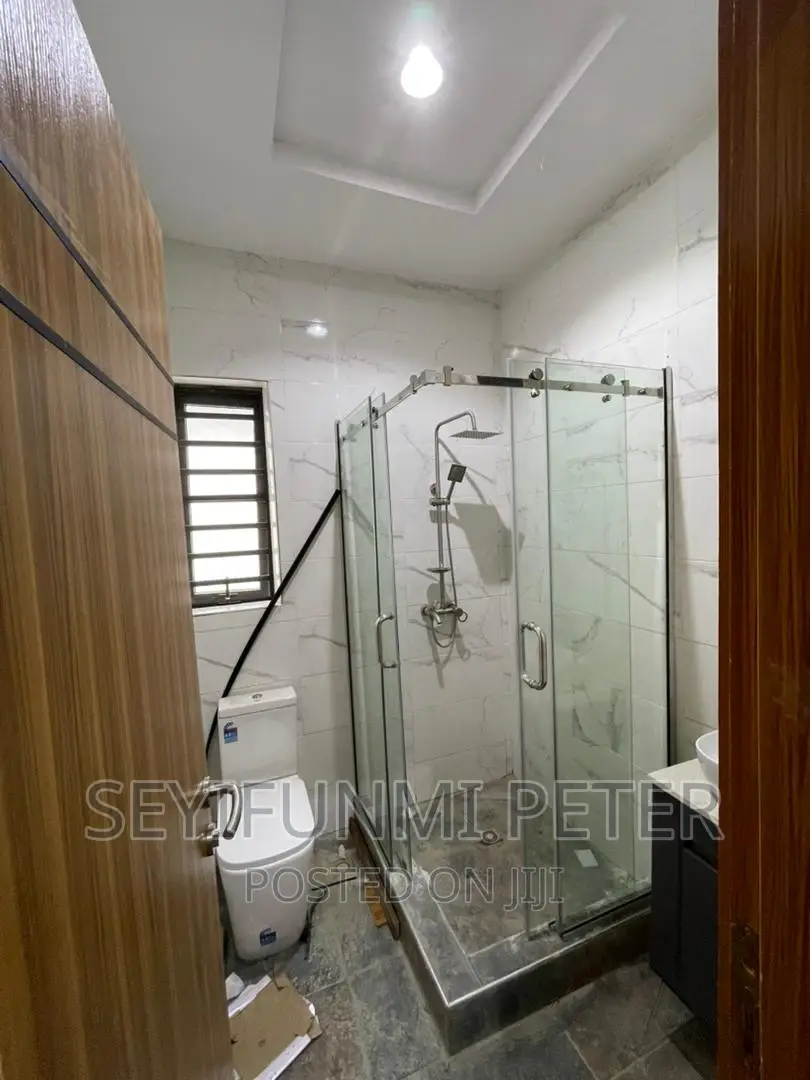 Furnished 3bdrm Duplex in Magodo Phase 2, for sale