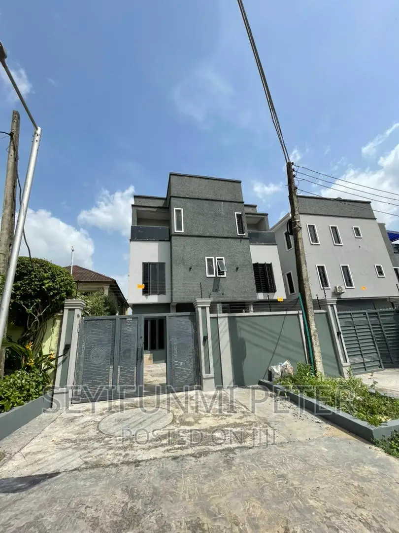 Furnished 3bdrm Duplex in Magodo Phase 2, for sale