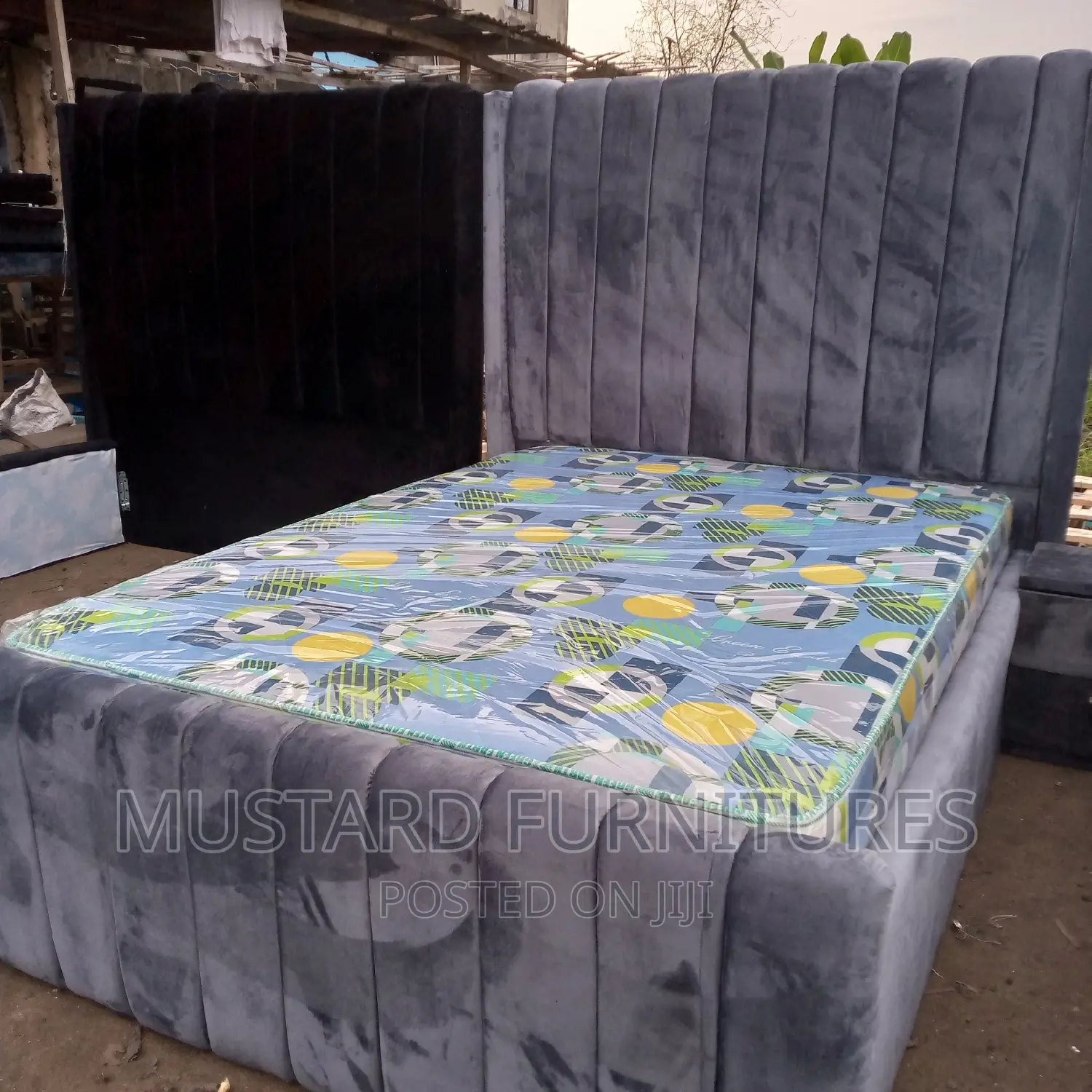 Quality 4.5x6ft Bedframe With High Back Rest Padded
