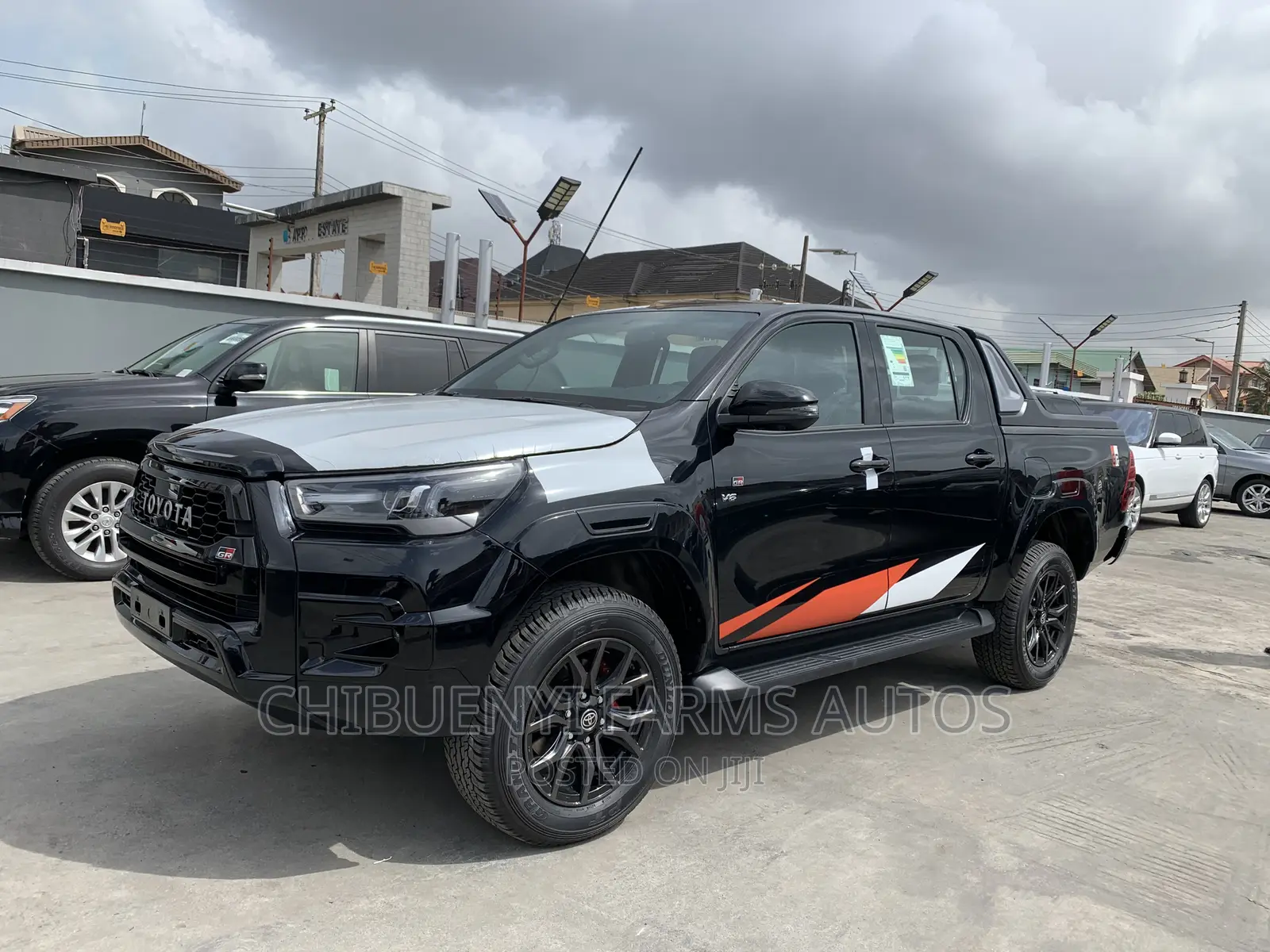 New Toyota Hilux 2023 Black