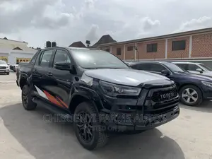 New Toyota Hilux 2023 Black