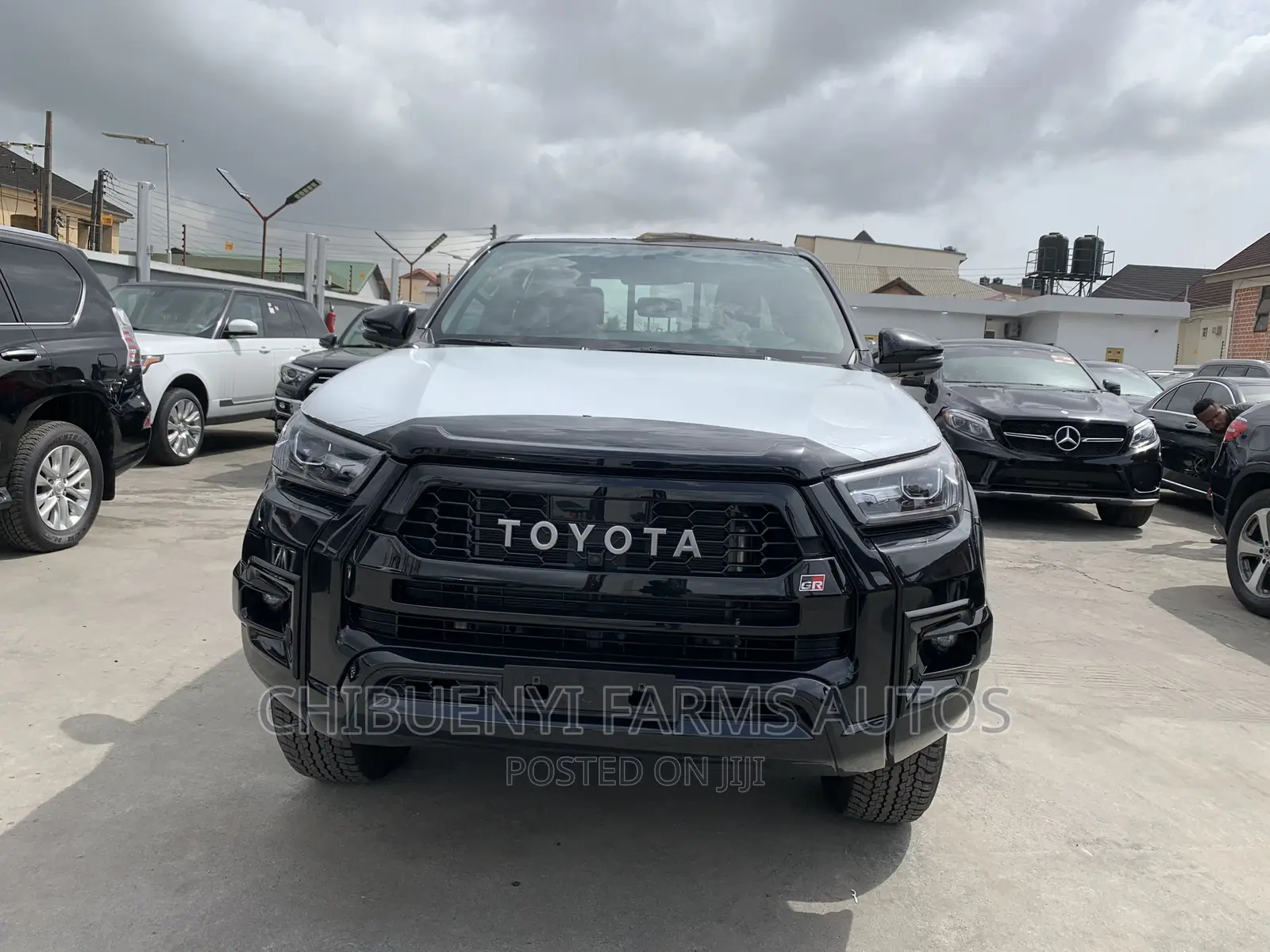 New Toyota Hilux 2023 Black