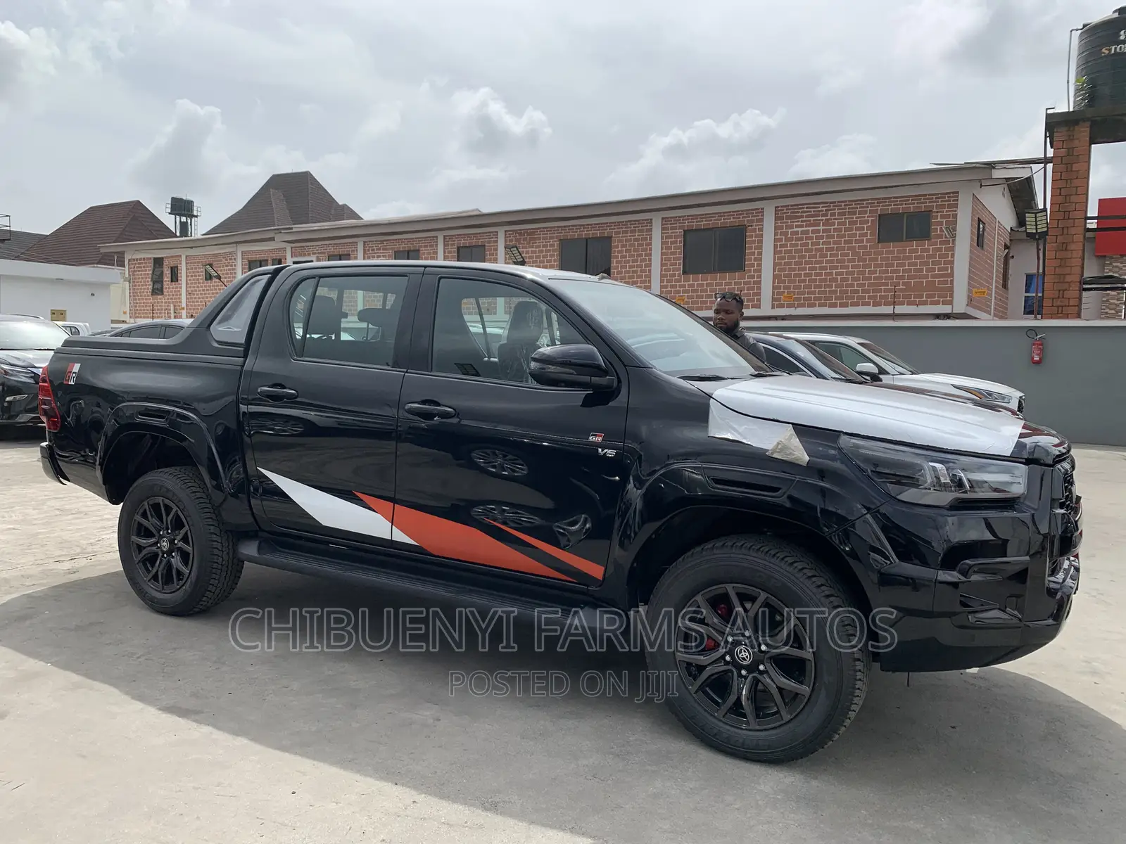 New Toyota Hilux 2023 Black