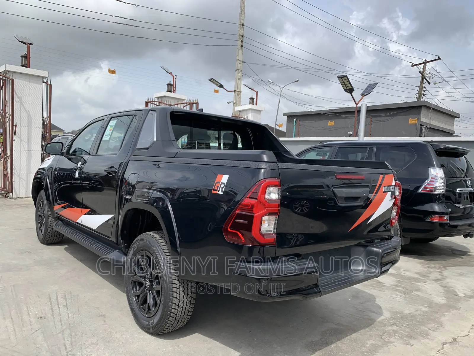 New Toyota Hilux 2023 Black