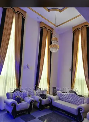 Exclusive Curtain With Board Design