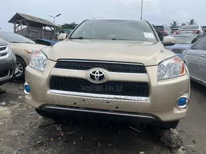 Toyota RAV4 2.5 Limited 2010 Gold