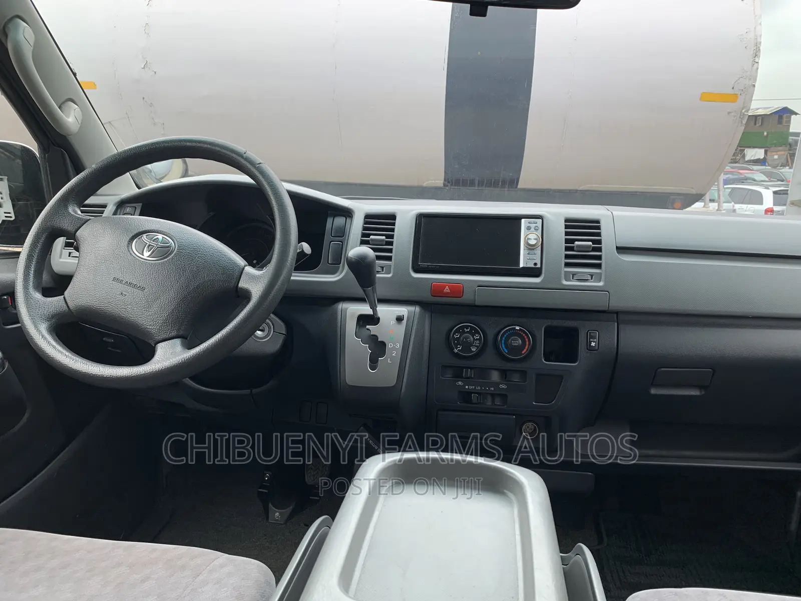 Toyota HiAce 2012 Silver