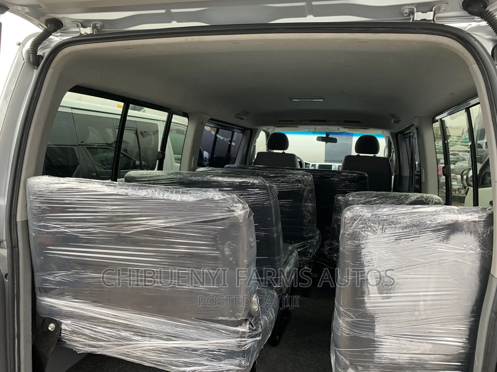 Toyota HiAce 2012 Silver