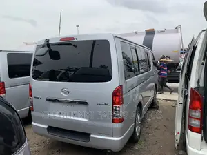 Toyota HiAce 2012 Silver