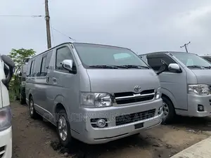 Toyota HiAce 2012 Silver