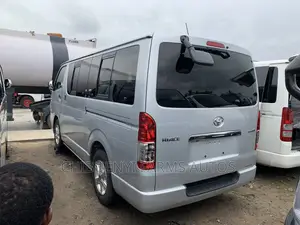 Toyota HiAce 2012 Silver