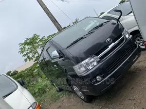 Toyota HiAce 2010 Black