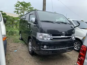 Toyota HiAce 2010 Black