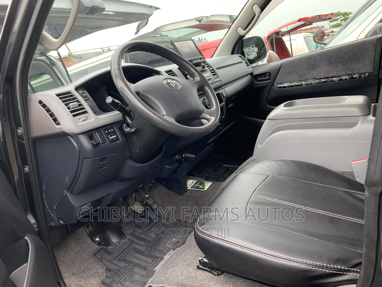 Toyota HiAce 2010 Black
