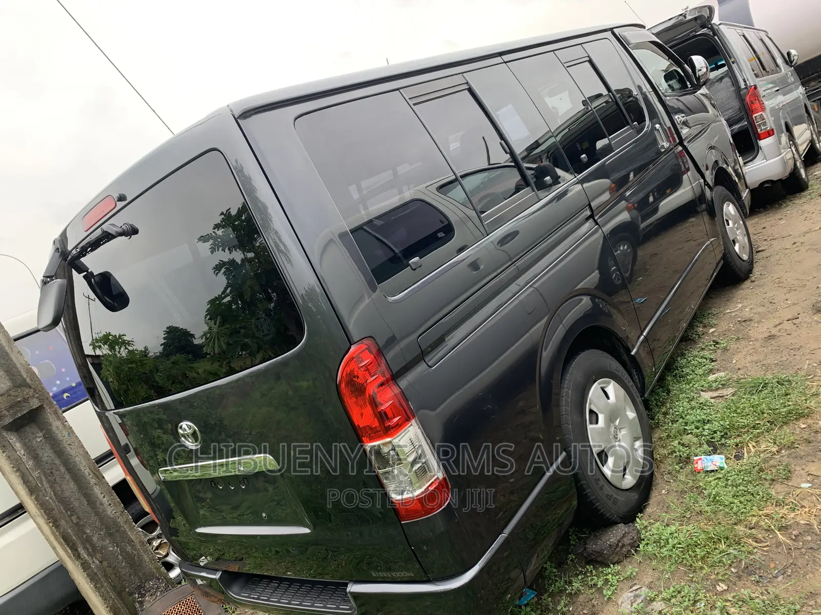 Toyota HiAce 2010 Black