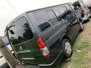 Toyota HiAce 2010 Black