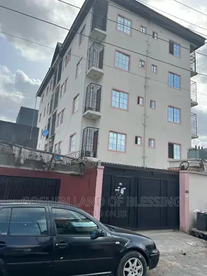 3bdrm Block of Flats in Yaba Alagomeji Yaba for sale