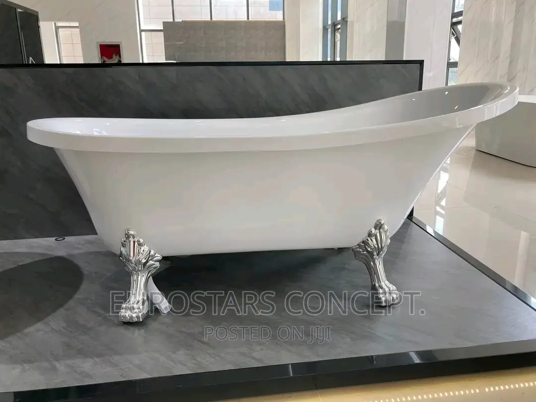 White Royal Executive Bath Tub