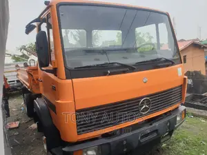 Mercedes 814 Dump Truck