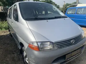 Toyota HiAce 2005 Silver