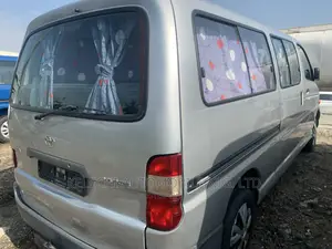 Toyota HiAce 2005 Silver