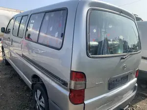 Toyota HiAce 2005 Silver