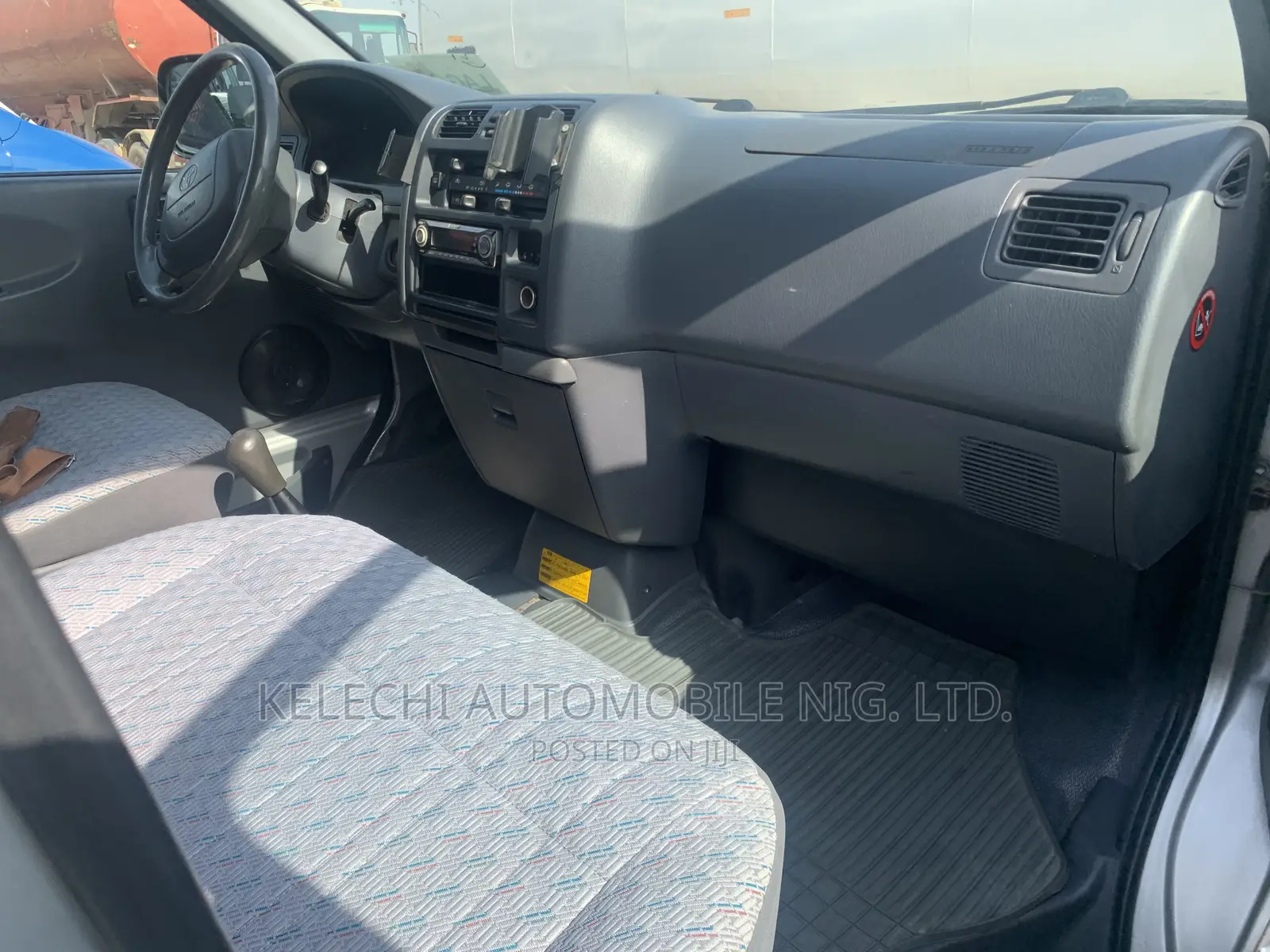 Toyota HiAce 2005 Silver