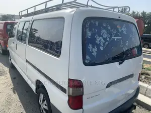 Toyota HiAce 2002 White