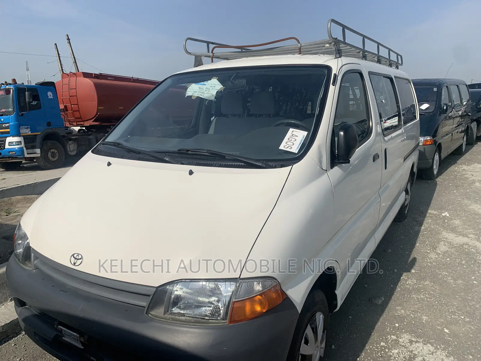 Toyota HiAce 2002 White