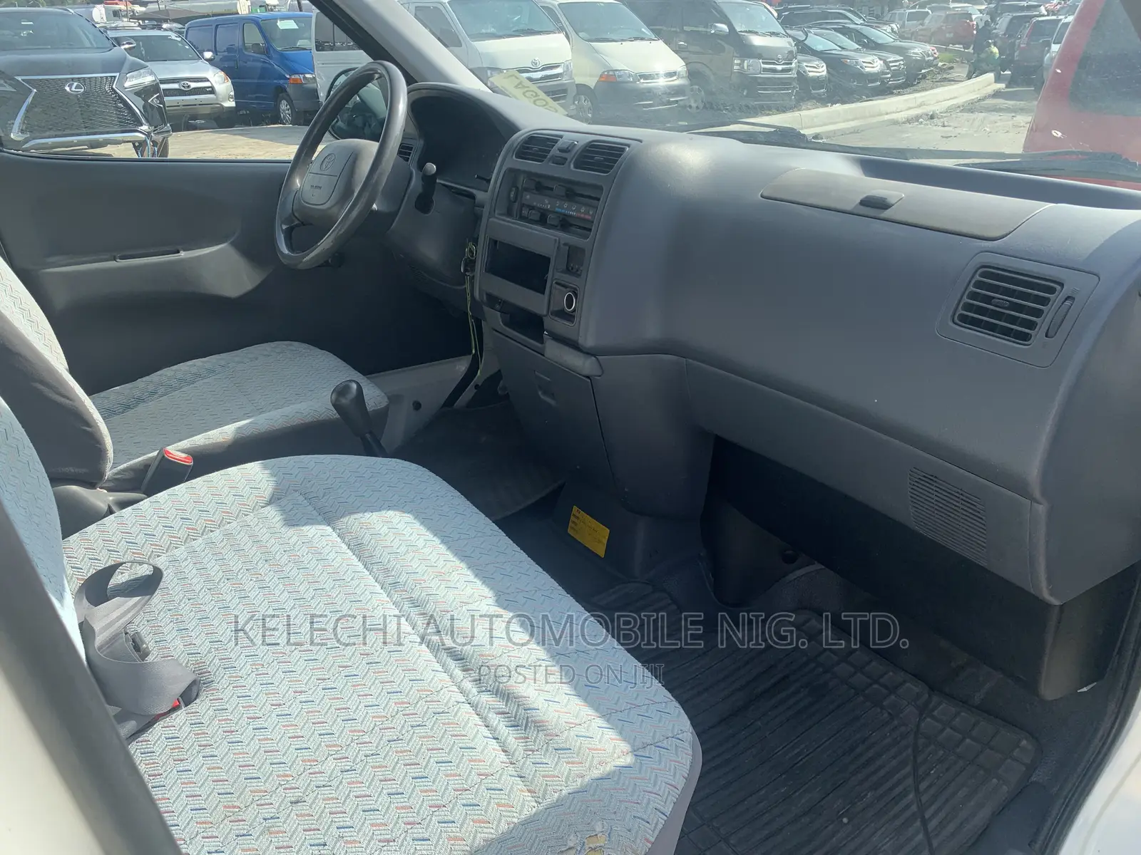 Toyota HiAce 2002 White