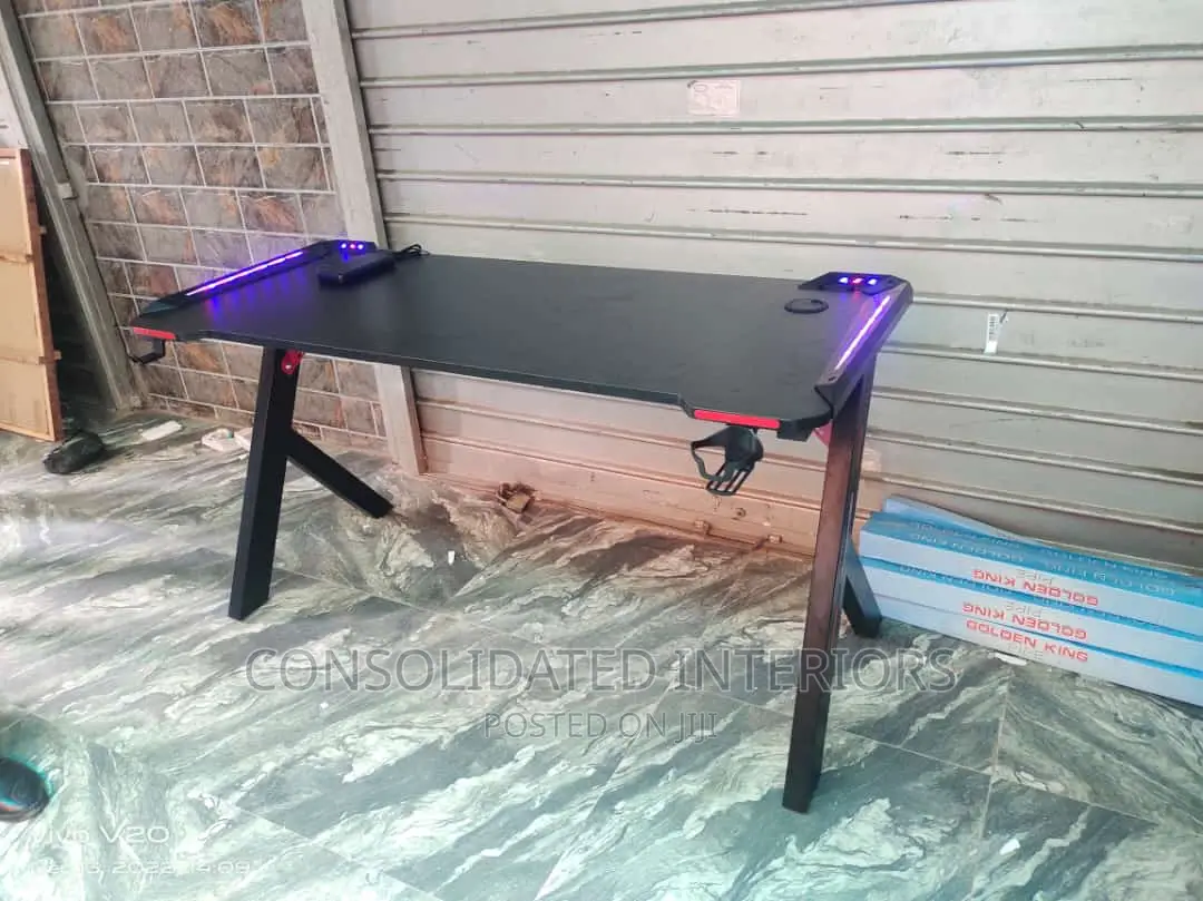 Unique Gaming/Studio Table