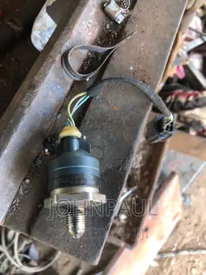 Range Rover Sport Fuel Rail Sensor 2010
