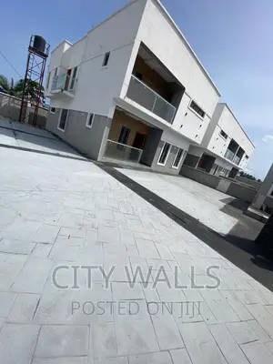 4bdrm Duplex in Ogombo for sale