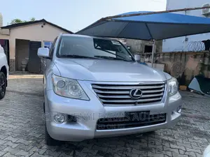Lexus LX 570 AWD 2015 Silver