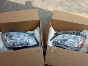 Ml350 2010 Set of Headlights