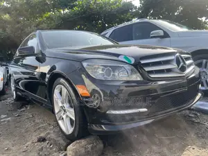 Mercedes-Benz C300 2011 Black