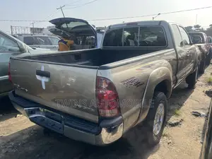 Toyota Tacoma Access Cab 2008 Gold