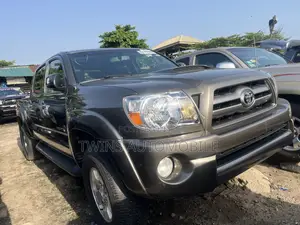 Toyota Tacoma Double Cab V6 2011 Gray
