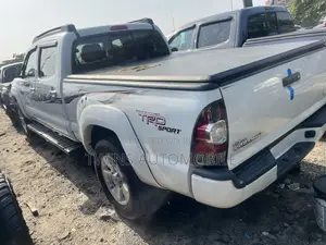 Toyota Tacoma 2013 White