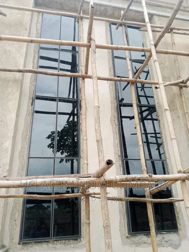 Frameless Cutting Wall Window